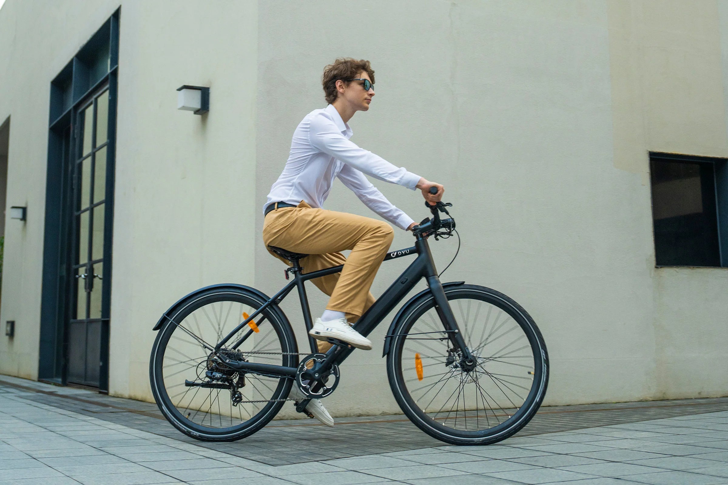 DYU Stroll 1 700C stads-e-bike, 250 W, bereik van 100 km